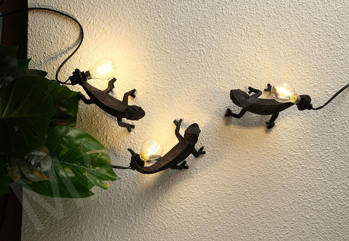 MAYOLA Modern Chameleon Table Lamp,Desk lamp,Night Light,Wall Lamp, Resin Chameleon Lighting Fixture for Living Room, Bedroom, Office,Kids(Wall Lamp