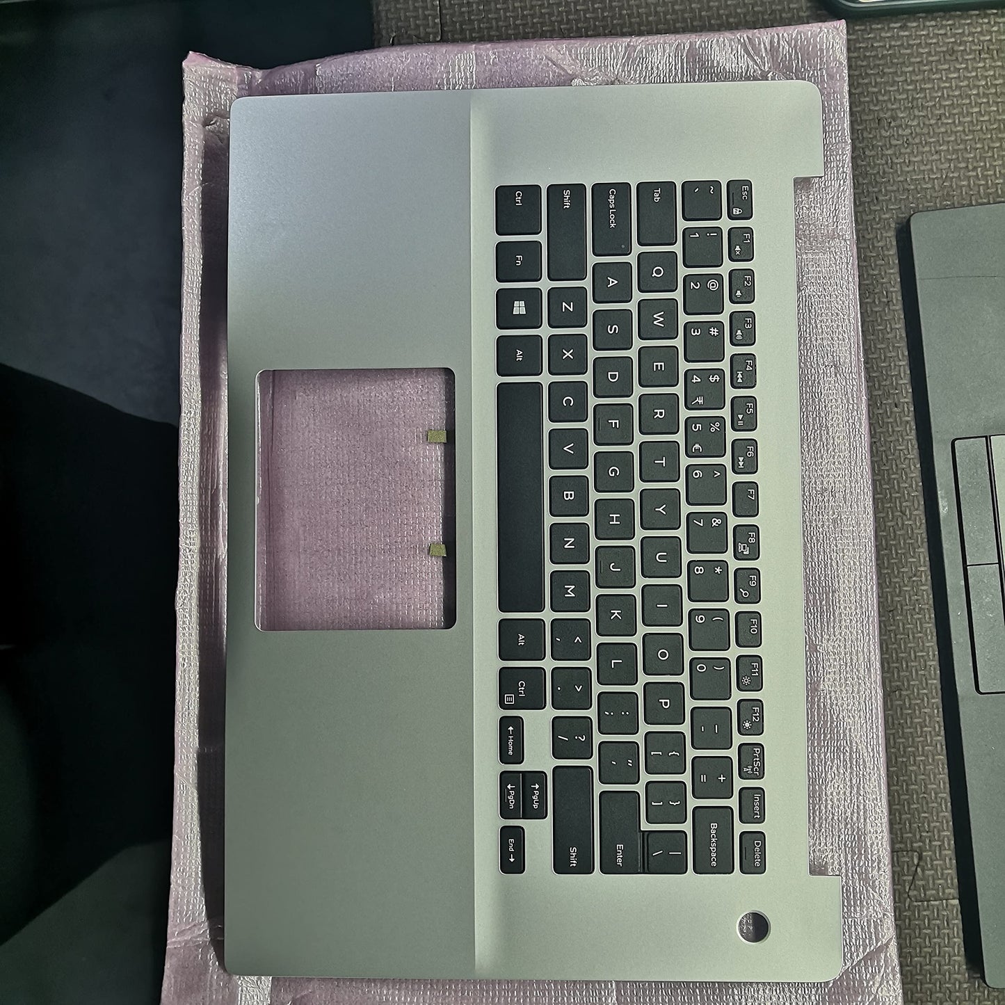 Replacement for Dell 15 5580 5585 5588 Laptop Upper Case Palmrest Non-Backlit Keyboard Assembly Part K8HH4 0K8HH4 Top Cover Sliver