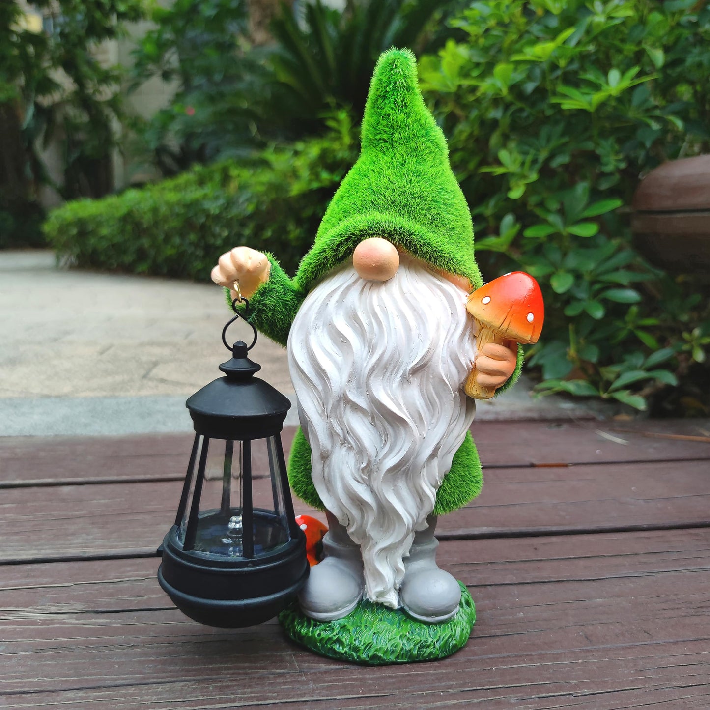 Qobumy Gnomes Solar Garden Statues,Resin Gnome Figurine Decorations Holding Mushroom and Solar Lights Lantern, Outdoor Figurines Lawn Garden Statue