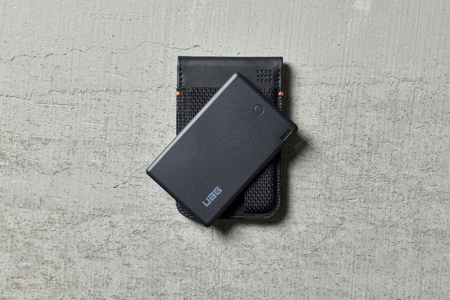 URBAN ARMOR GEAR UAG Slim Wallet Kevlar Black with Tracker Card Compatible with Apple iOS - 6 Cards Holder with Kickstand RFID Block Metropolis