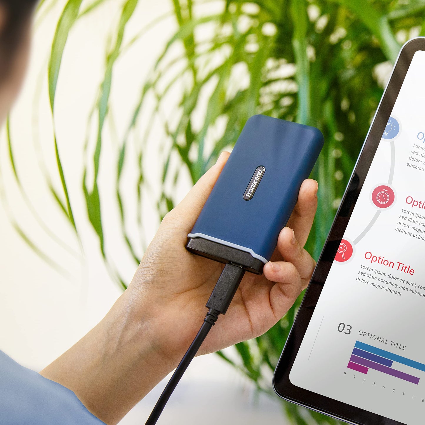 Transcend 500GB USB 3.1 Gen 2 USB Type-C ESD370C Portable SSD Solid State Drive TS500GESD370C