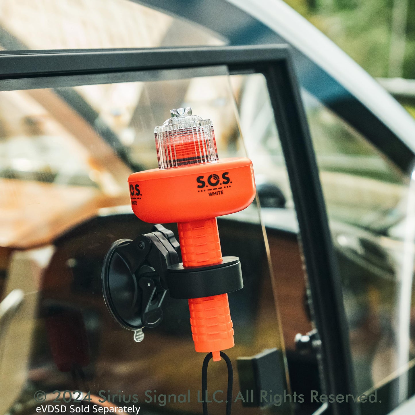 Sirius Signal CSM-1000 Display Suction Mount for Sirius Electronic Visual Distress Signal Devices - Works with C-1002, C-1003, C-1004
