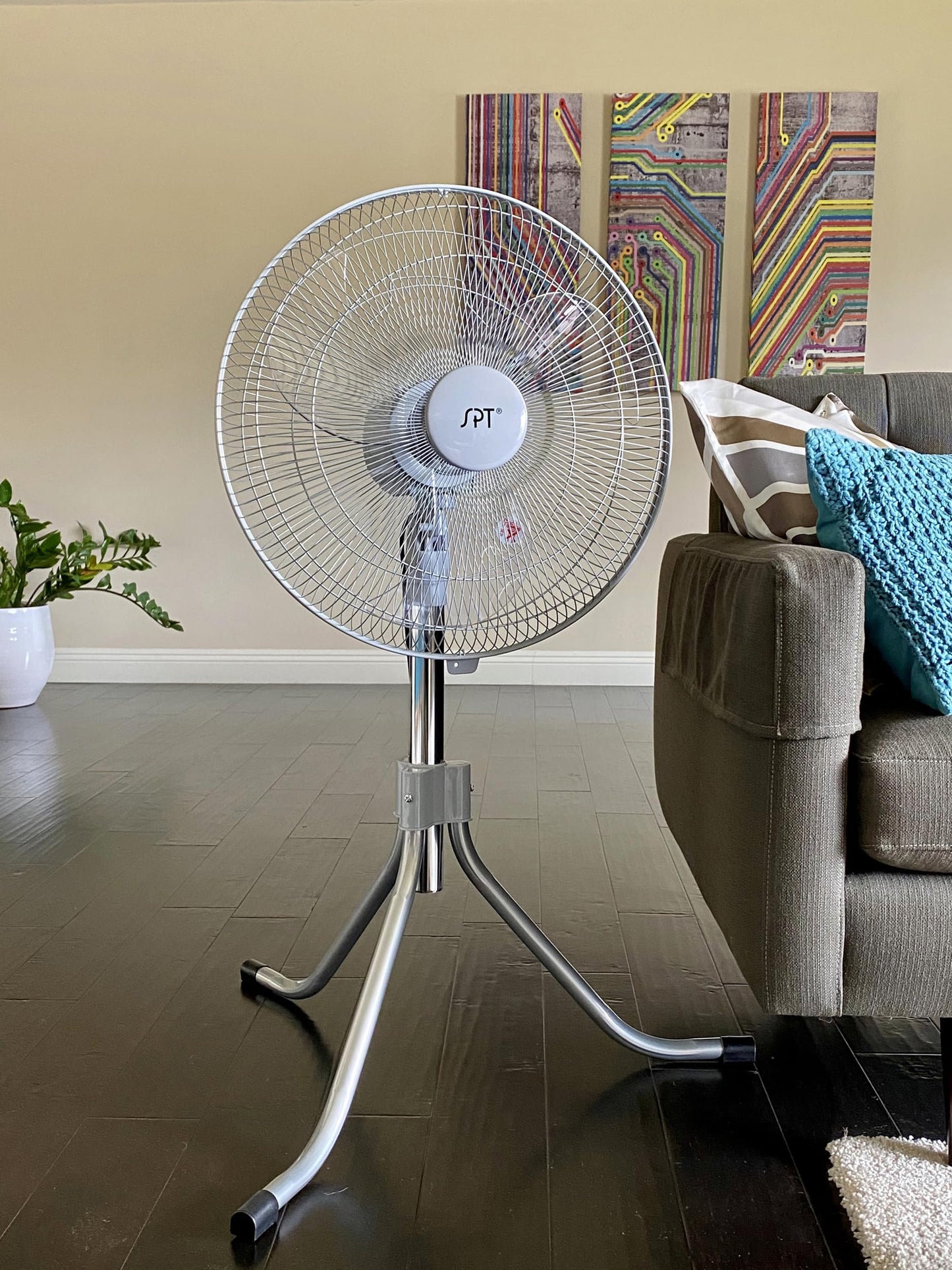 SPT Sunpentown SF-1816 3-Speed Heavy-Duty 18-Inch Fan