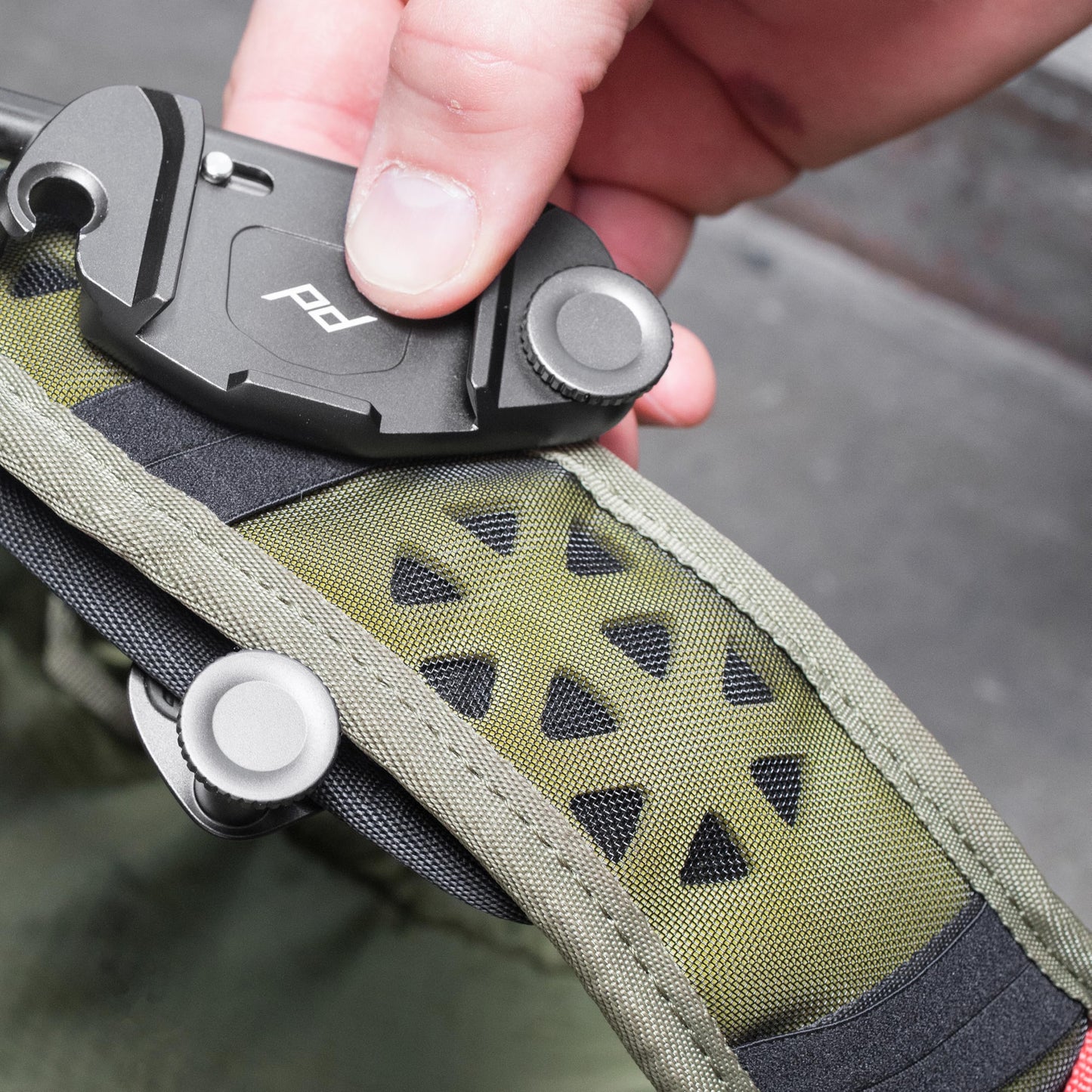 Peak Design Capture Camera Clip V3 Solo, Black Clip Only, Holds DSLR, Compact and Point and Shoot Bodies, Secure, Stable and Accessible, Attaches