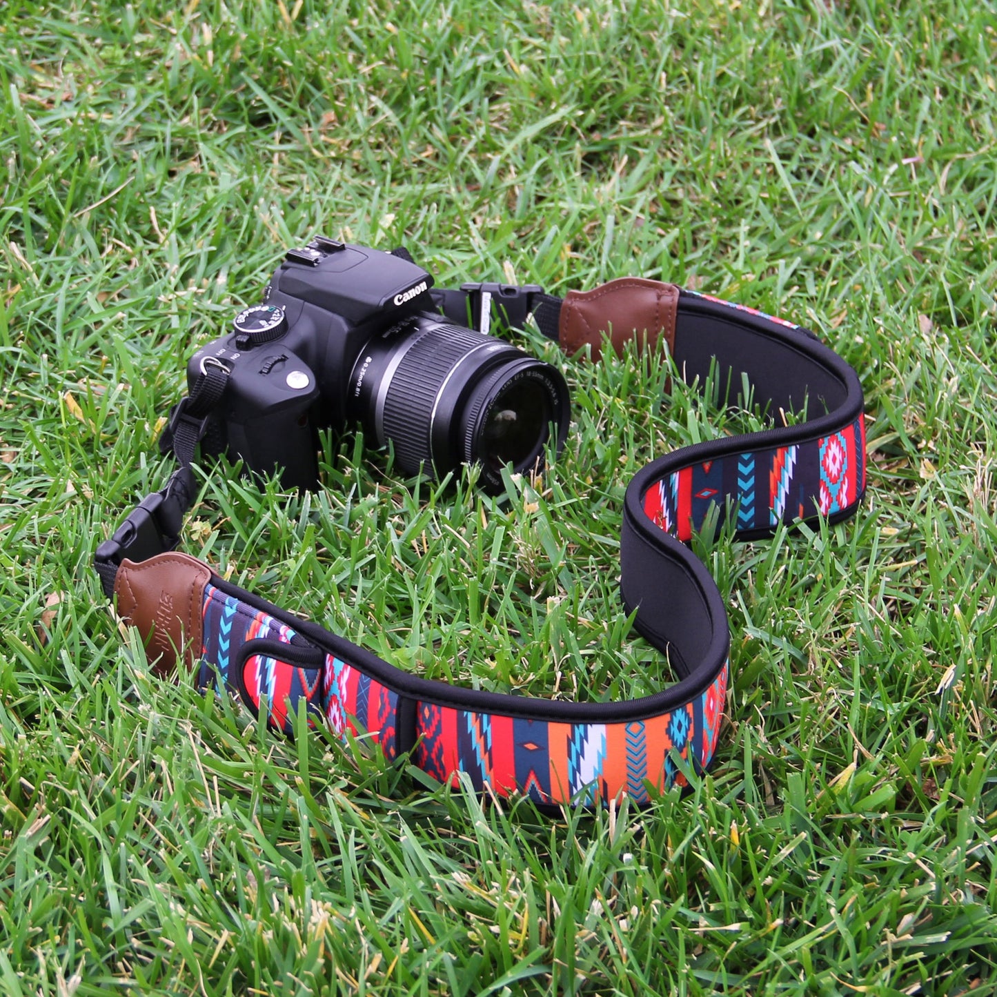 USA Gear TrueSHOT Camera Strap Neoprene Camera Straps - Padded Neck Strap, Pockets, and Quick Release Buckles - Compatible with Canon, Nikon, Sony